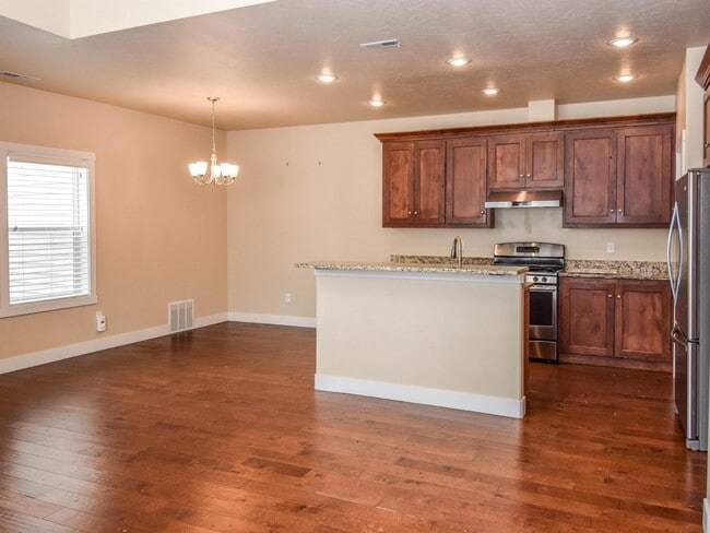 Building Photo - 1249 W 2475 S