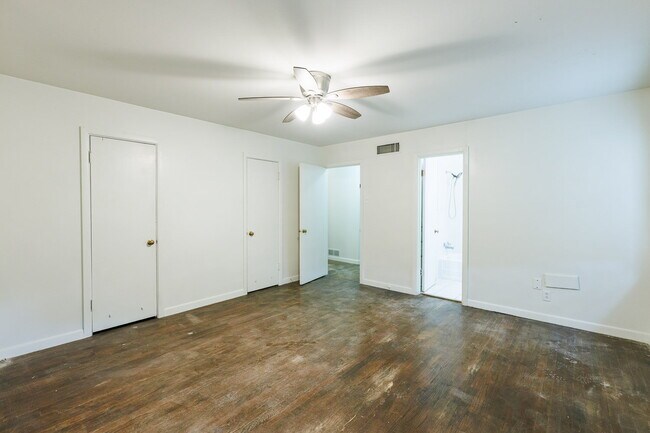 Building Photo - 4 Bedroom in Tech Terrace