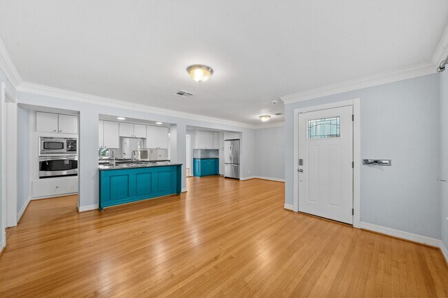 Building Photo - 6031 Moonmist Dr