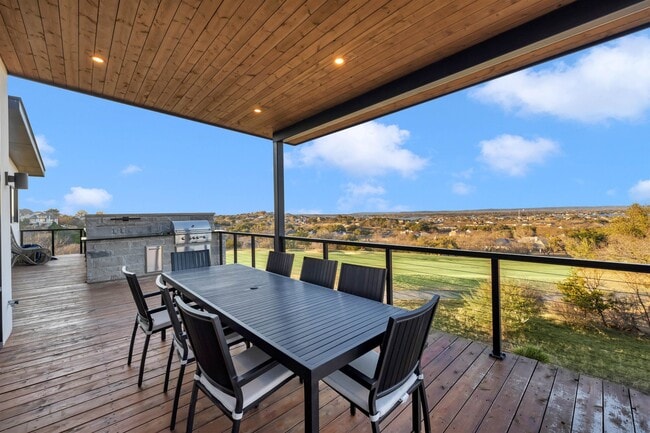 Building Photo - 207 Kites Ct