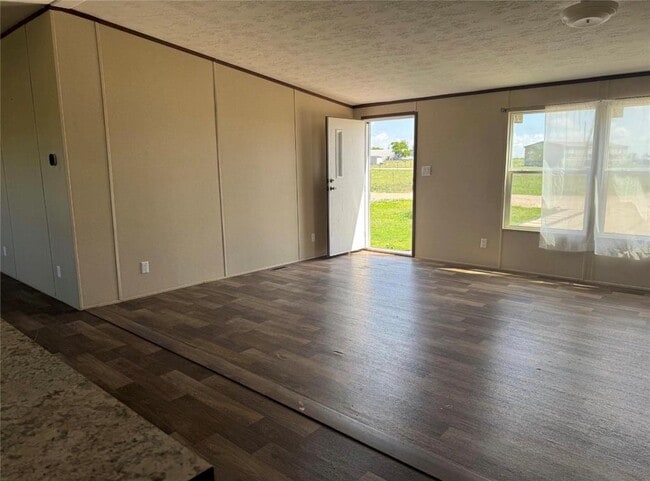 Building Photo - 104 Dockal Dr