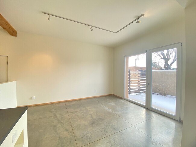 Building Photo - Contemporary Retreat on Dunlap St.