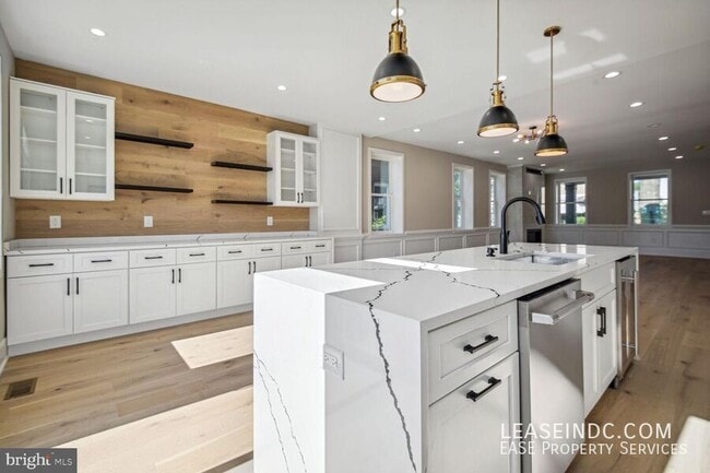 Building Photo - 4012 5th St NW