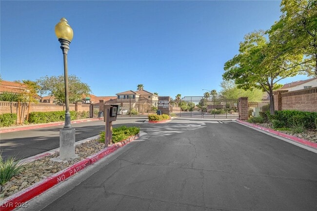 Building Photo - 9893 Canyon Peak Dr