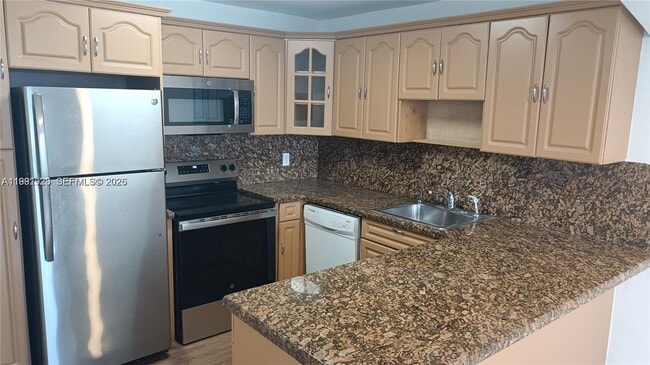 Building Photo - 245 18th St