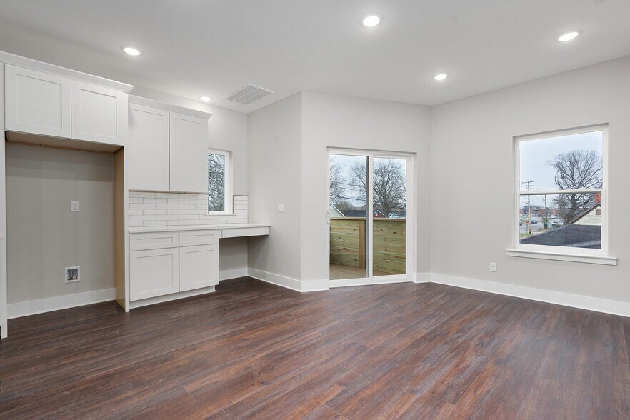 Building Photo - 1615 S Highland Park Ave