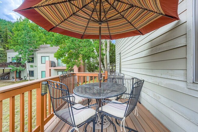 Building Photo - 776 Chimney Creek Dr