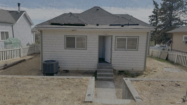 Building Photo - 402 McCoy St