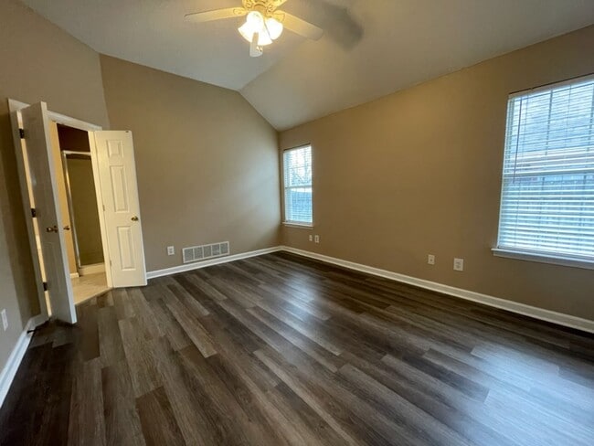 Building Photo - CORNER LOT!