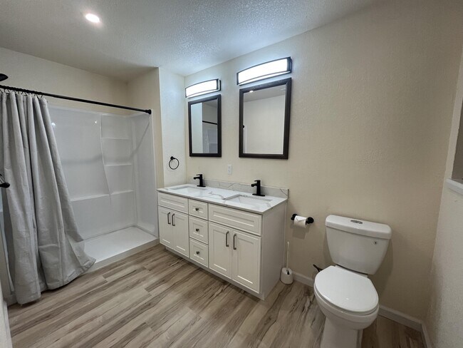 Building Photo - 3021 Farris Ave