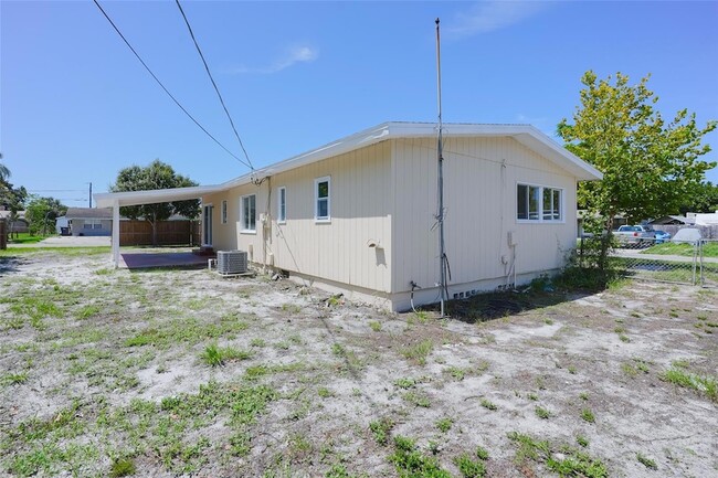 Building Photo - 6515 3rd St Ct W
