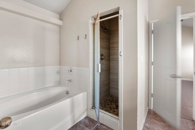 Building Photo - 6609 Parque Del Sol Dr