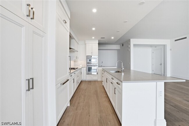Building Photo - 4810 Pelican Colony Blvd