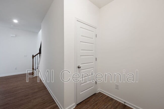 Building Photo - 3834 Clarington Dr