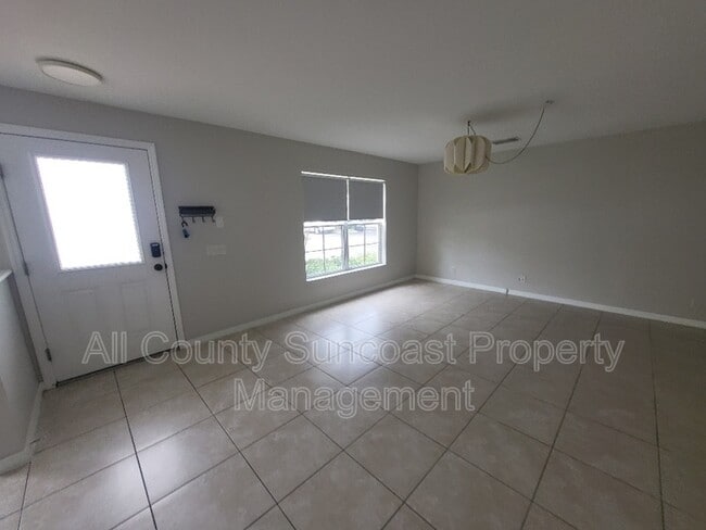 Building Photo - 3874 Mariner Dr