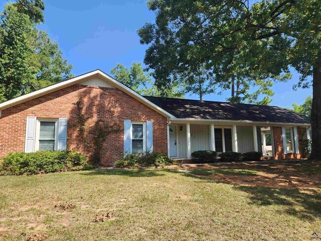 Primary Photo - 1082 Lennox Pl