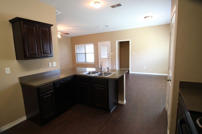 Building Photo - Gorgeous 4 Bedroom Home in The Ranch Subdivision- Flint! Coming Soon!