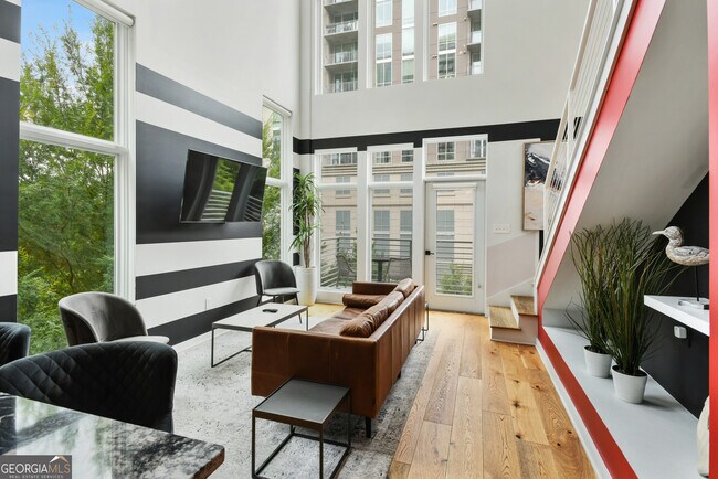 Building Photo - 208 12th St NE