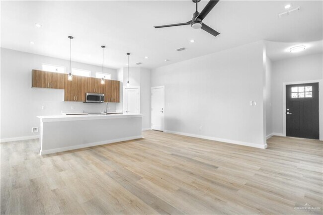 Building Photo - 5204 W Northwood St