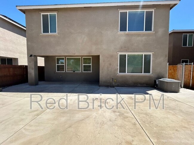Building Photo - 2367 Explorador Dr