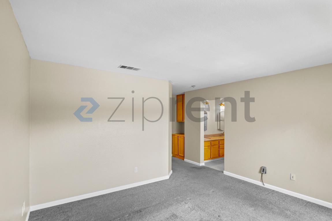 Building Photo - 916 Del Avion Ln