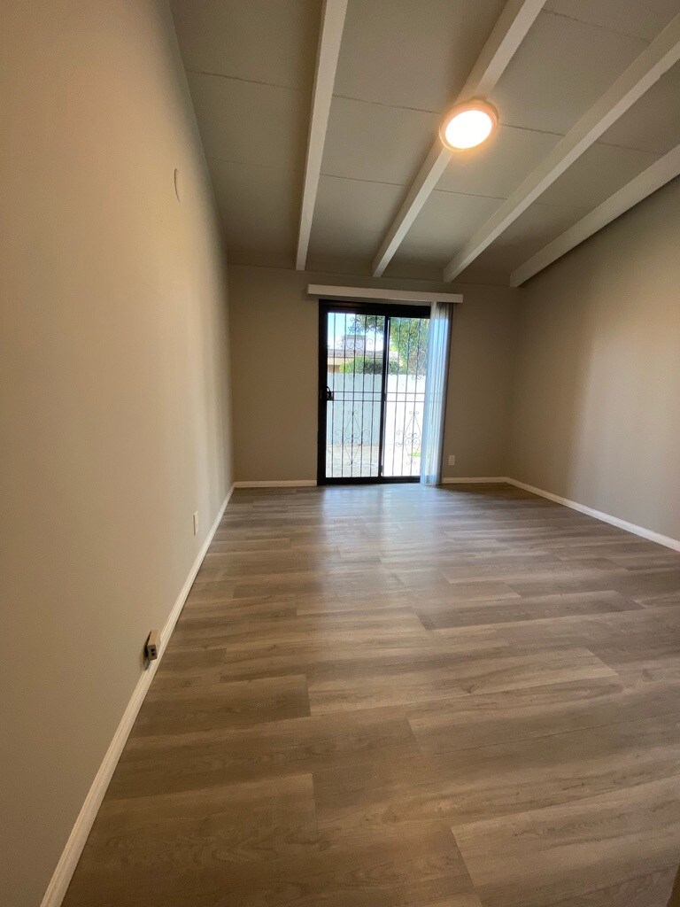 Building Photo - 2916 W Century Blvd