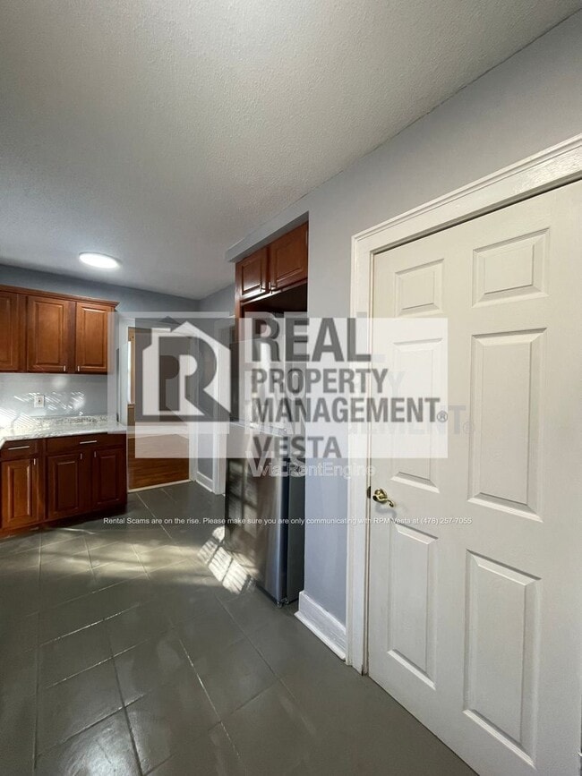 Building Photo - 1256 Winton Ave