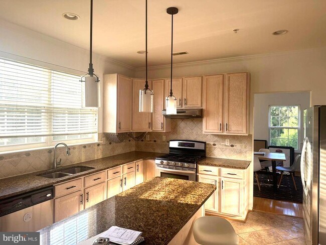 Building Photo - 1401 Windjammer Ct