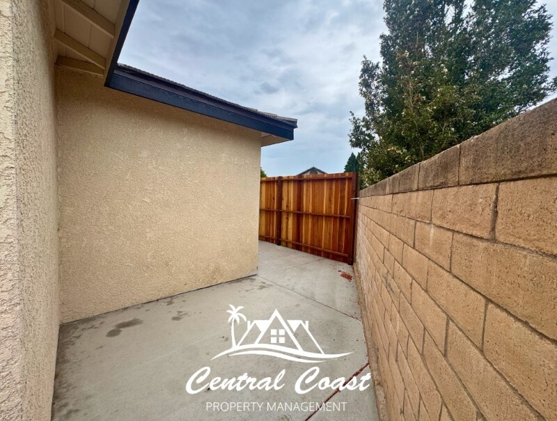 Building Photo - 0 Mammoth Dr