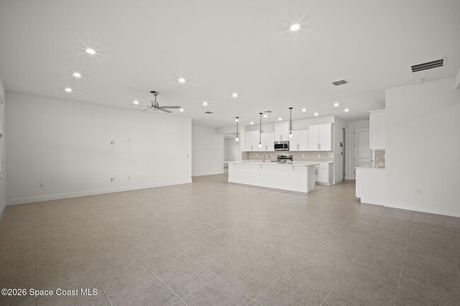 Building Photo - 6185 Moonrise Dr