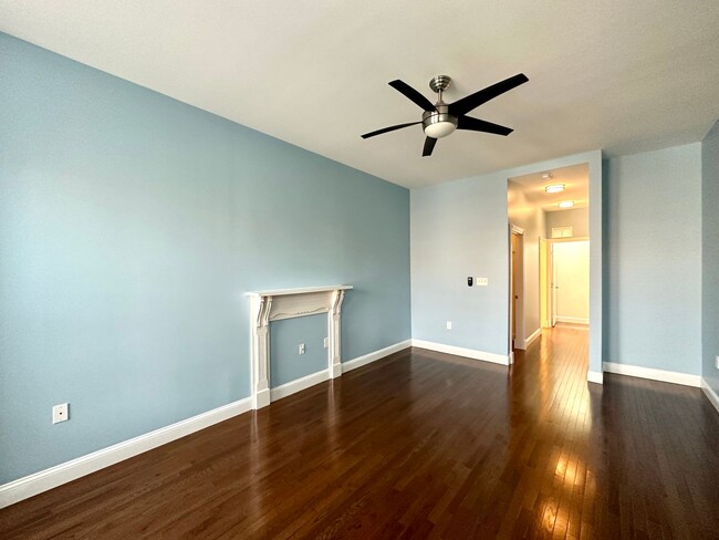 Building Photo - Charming  2Bed/2Bath in Patterson Park