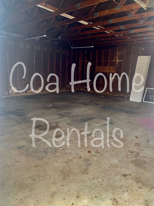 Building Photo - Derby Kansas