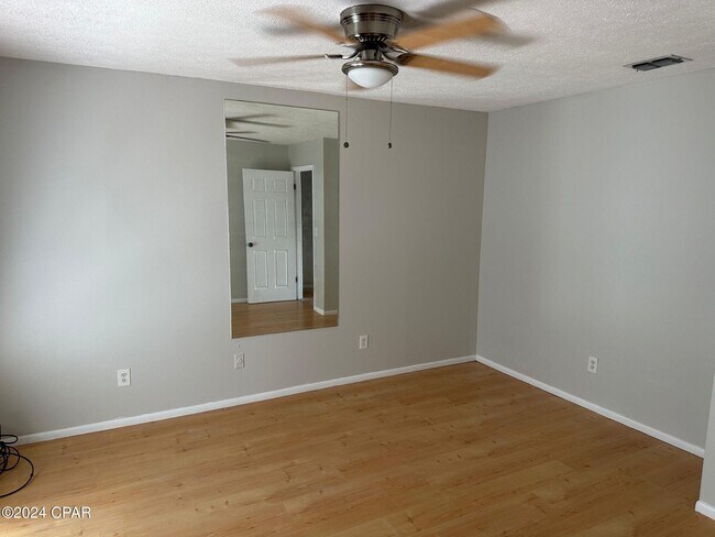 Building Photo - 303 Sukoshi Dr