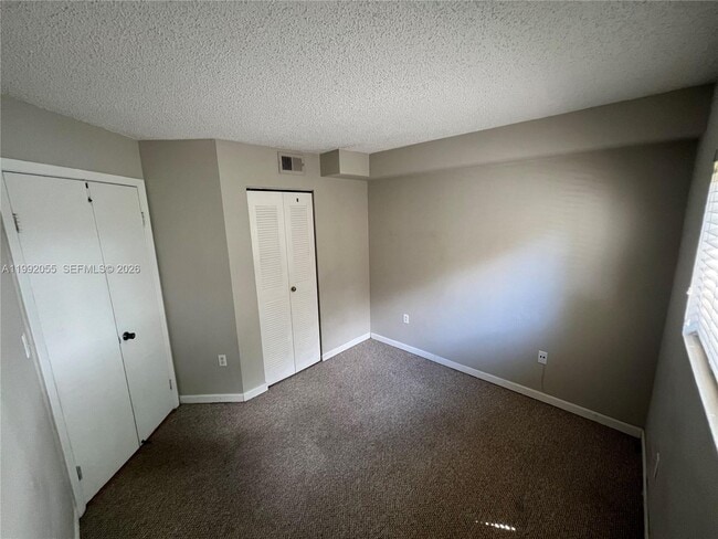 Building Photo - 251 Palm Cir W