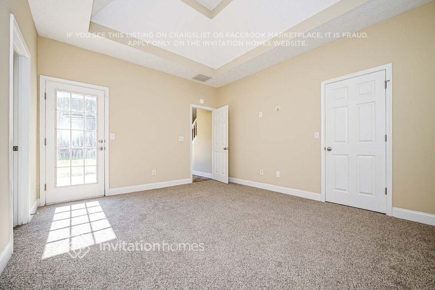 Building Photo - 220 Hedgewood Dr