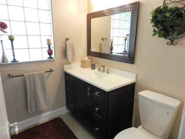 Building Photo - 210 La Costa Ct