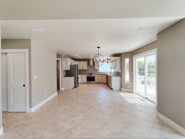 Building Photo - 2211 Morency Dr