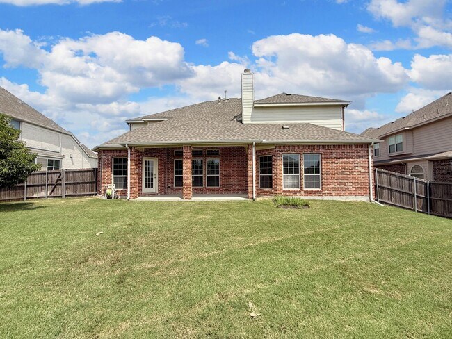 Building Photo - Hidden Gem in Plano’s Trails of Glenwood