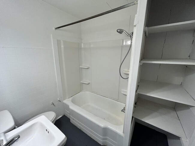 Building Photo - 209 Griffith Ave E