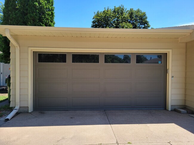 Building Photo - 3603 I Ave