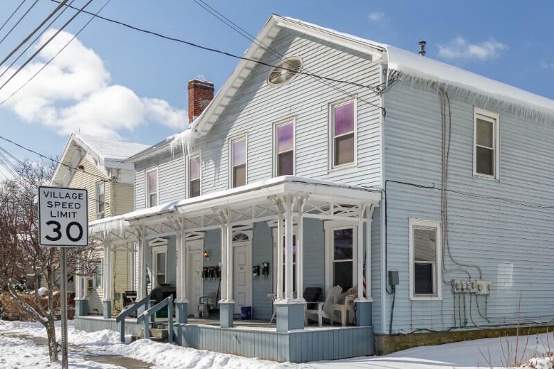 Building Photo - 297 Genesee St