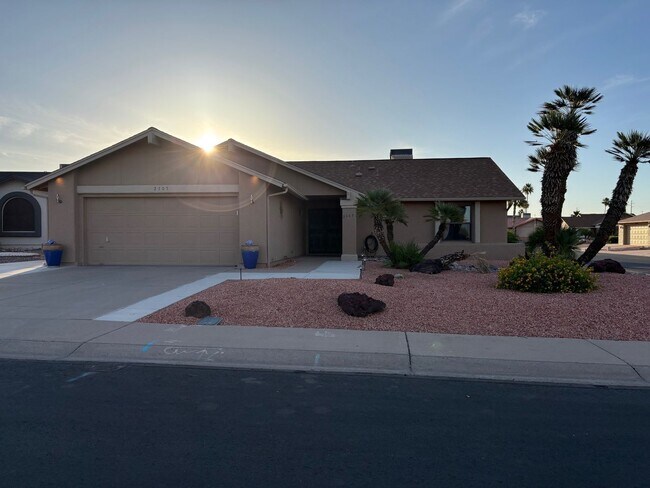 Building Photo - Lovely Updated 2bed/2bath Home in desert landscape of 45+ Active Adult Community of Leisure World...