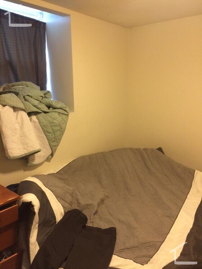 Building Photo - HUGE 4 bed 2 bath_Allston_9/1/26