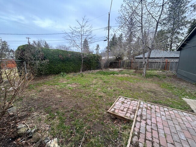 Building Photo - Beautiful 3 Bed, 2 Bath House Near Manito Park on South Hill!