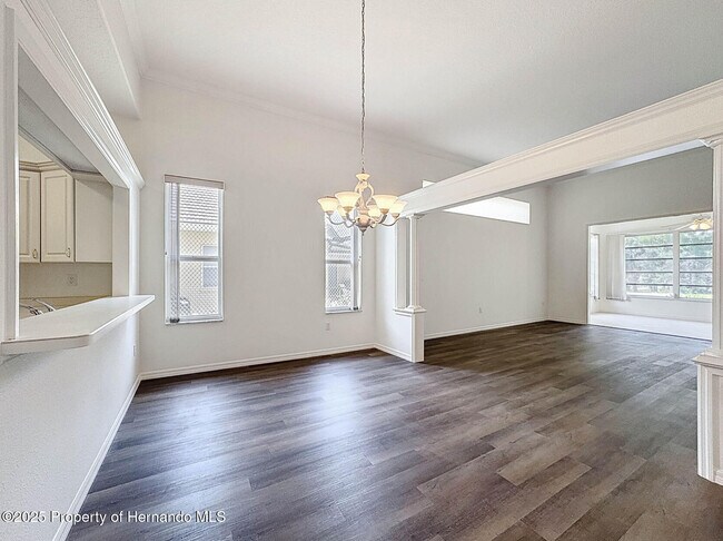 Building Photo - 9237 Penelope Dr