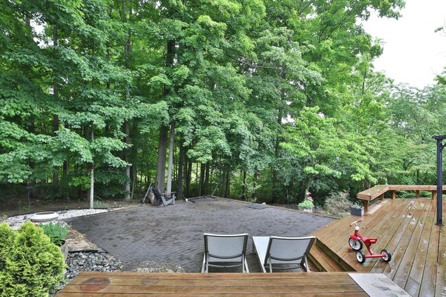 Building Photo - 668 Eagle Ridge
