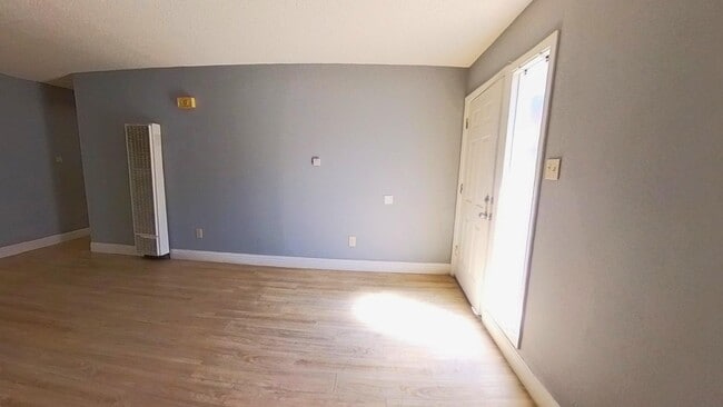 Building Photo - 3537 N San Joaquin St