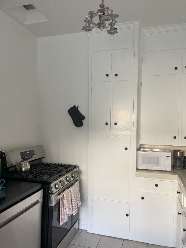 Building Photo - 420 S Detroit St