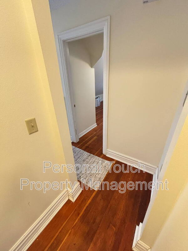 Building Photo - 411 4th Ave S