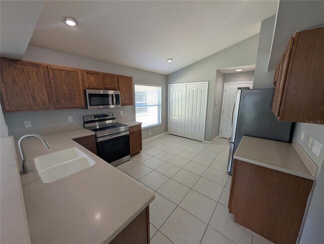Building Photo - 31404 Philmar Ln